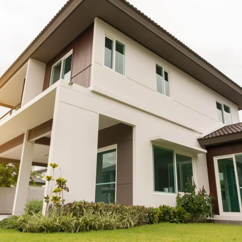 beautiful-modern-house-exterior-with-green-grass